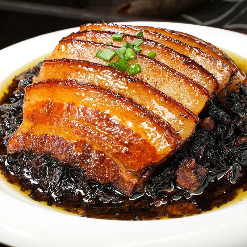 梅干菜扣肉 – Preserved Mustard Greens Braised Pork Belly (Meigancai Kourou)