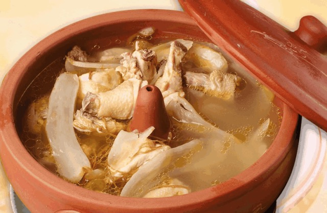 汽锅鸡 – Yunnan Steam-Pot Chicken (Qi Guo Ji)