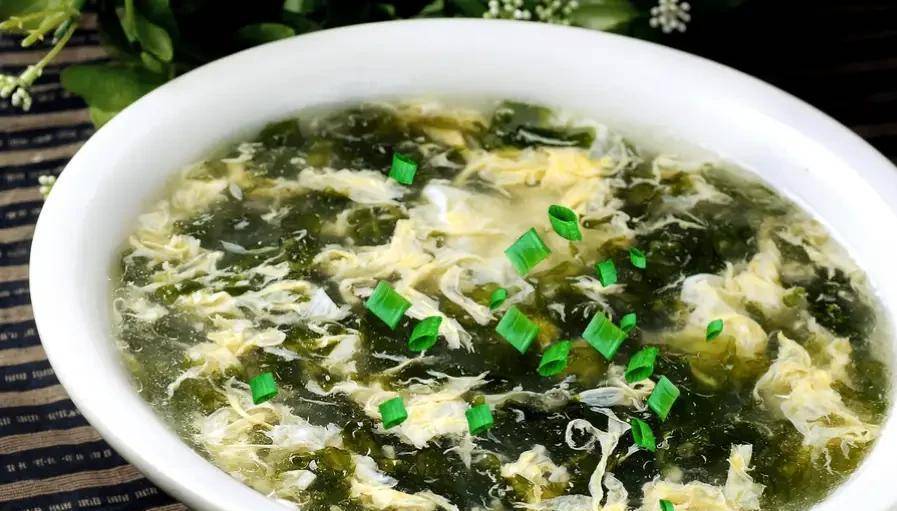 紫菜蛋花汤 – Seaweed & Egg Drop Soup