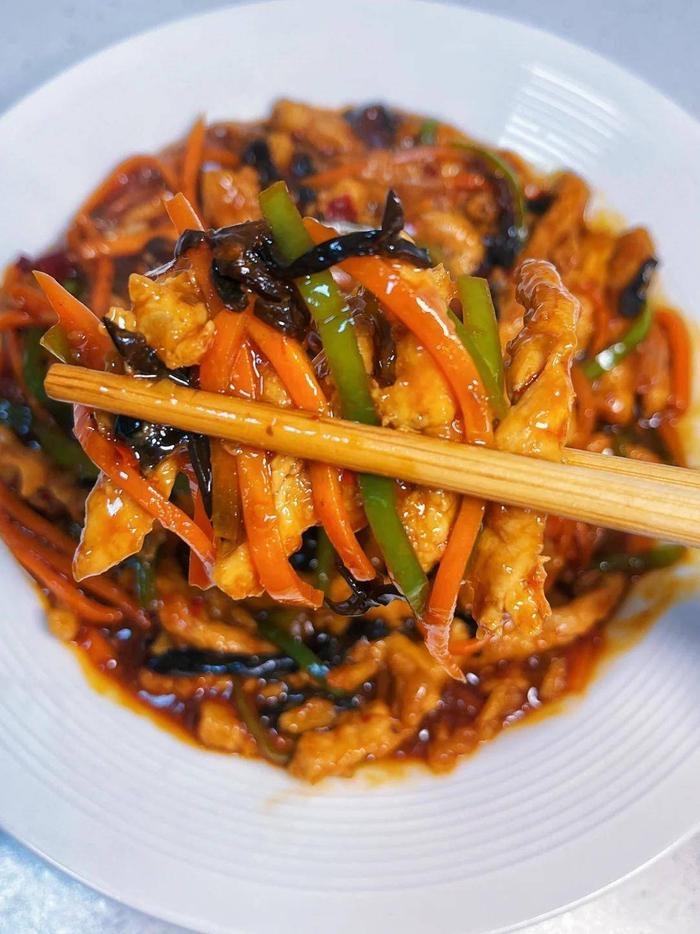 鱼香肉丝 – Fish-Fragrant Pork Shreds